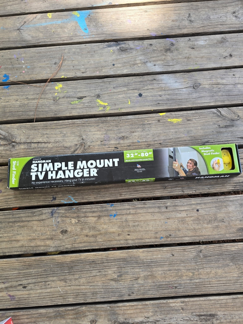 Simple Mount TV Hanger – Black and Green